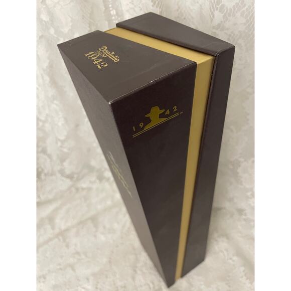 Empty Don Julio 1942 Tequila local Anejo Bottle 750ml with Box & Top (Empty) - Picture 10 of 12